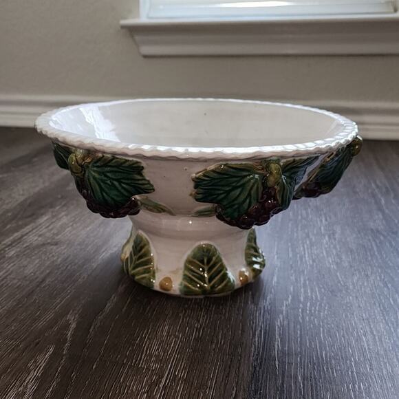 Vintage Italian Majolica Style large Pedestal Bowl with Grape Design‎ - Picture 9 of 15